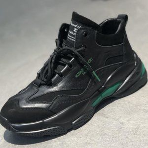 A good pair of sports and leisure